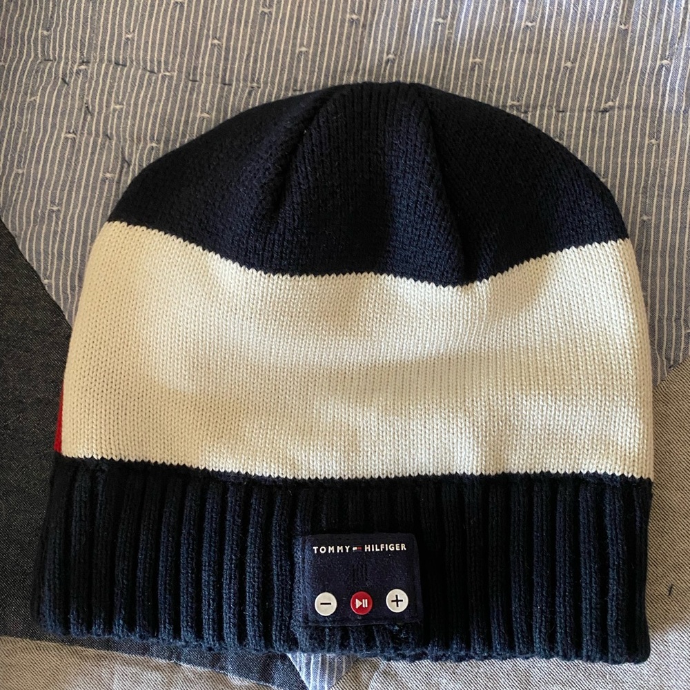 Tommy Hilfiger beanie with built in speaker